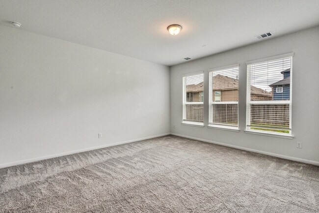 Building Photo - 211 Short Leaf Dr