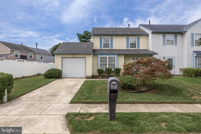 Primary Photo - 3 Harvest Ln