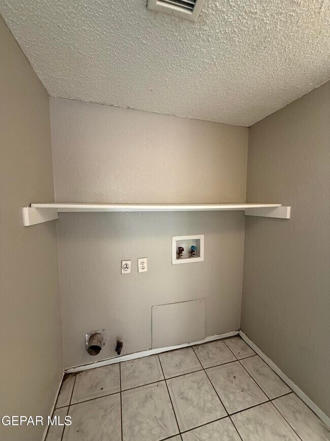 Building Photo - 11708 Sierra Azul Dr