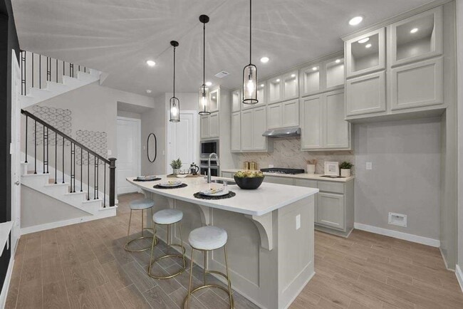 Building Photo - 16630 Lake Austin St