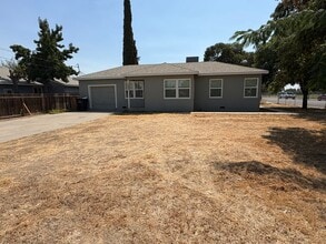 Building Photo - NW Visalia corner lot home available now!