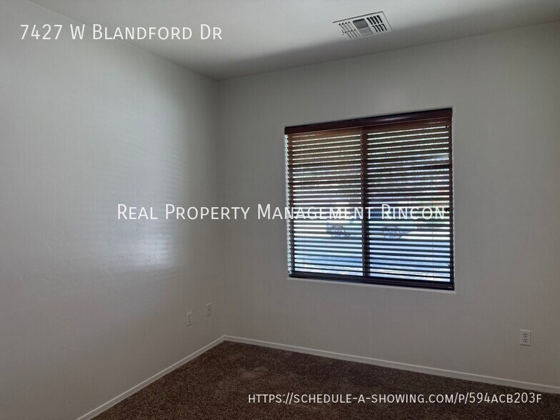 Building Photo - 7427 W Blandford Dr