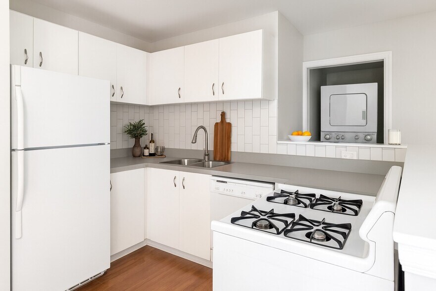 Building Photo - 5803 Waterman Blvd