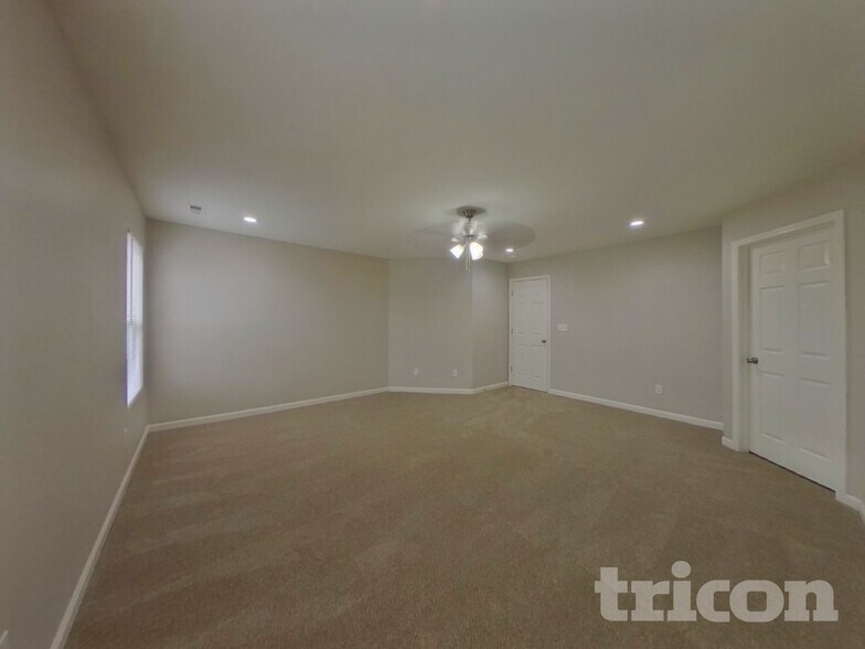 Building Photo - 9821 Bayview Pkwy