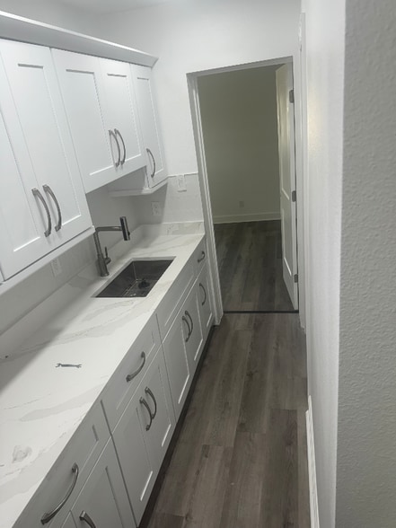 Building Photo - 3527 18th Ave S