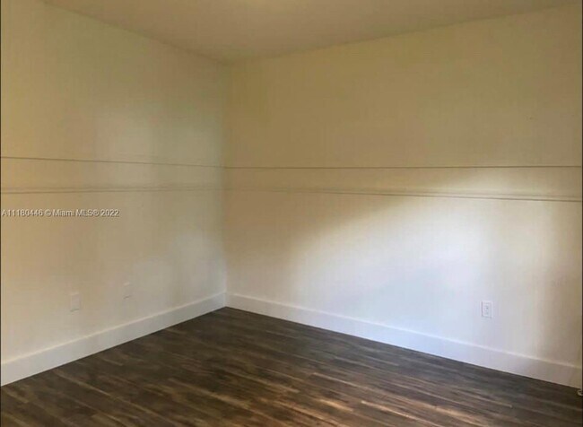 Building Photo - 461 Ives Dairy Rd