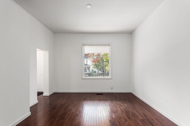 Building Photo - Perfect home in the heart of a great commu...