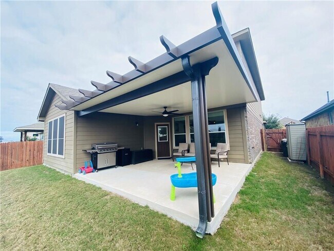 Building Photo - 607 Easton Dr