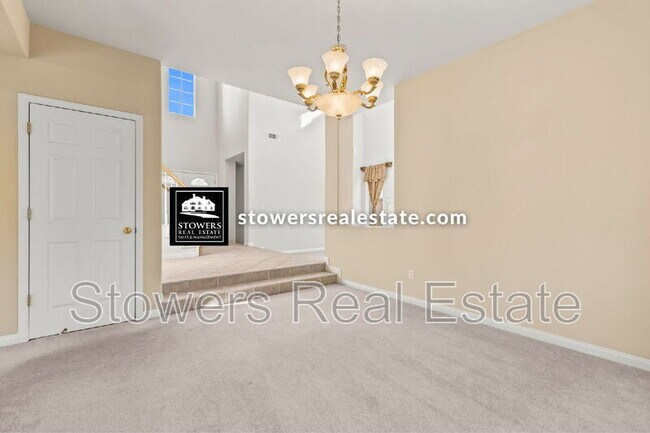 Building Photo - 1570 Eastlake Cir