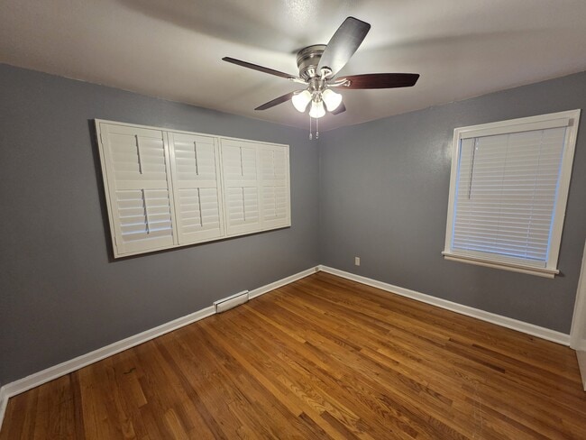 Building Photo - 1358 Highmont Dr