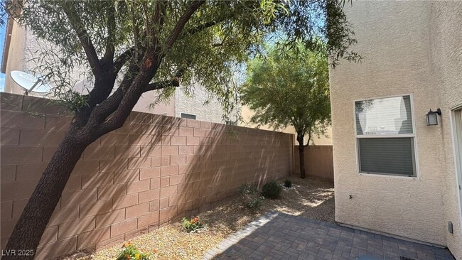 Building Photo - 8508 W Stuckey Ave