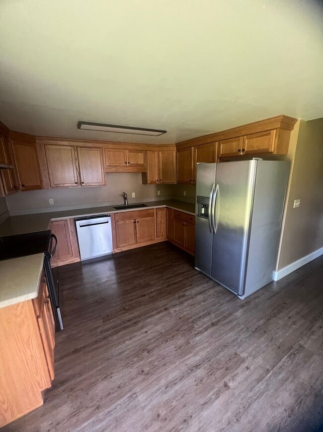 Building Photo - Large Remodeled 4 bed 2 Bath - Girard Pa