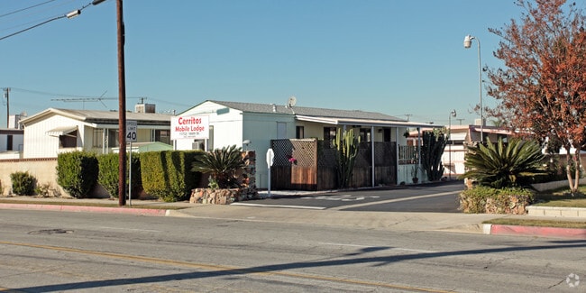 Building Photo - Cerritos Mobile Lodge