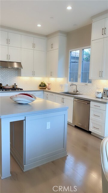 Building Photo - 119 Donati