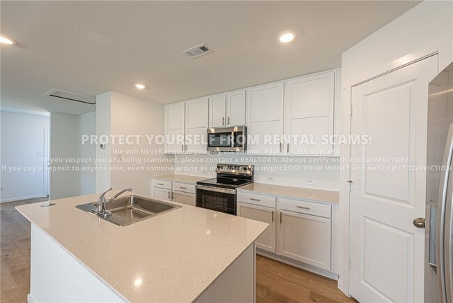 Building Photo - 611 Marsol St
