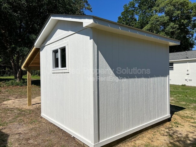 Building Photo - 6405 Myrtle Grove Rd