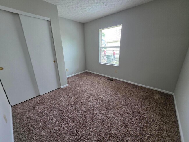 Building Photo - 7253 Fablegate Ct
