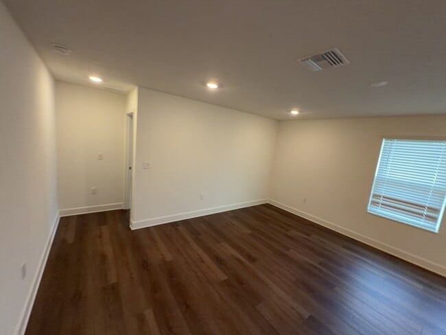 Building Photo - 3230 Sanctuary Dr