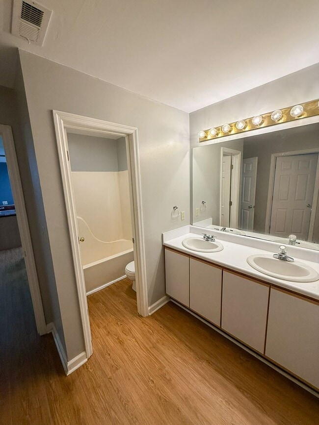 Building Photo - 4-Bed, 2-Bath at Tillman Place! $350/Per B...