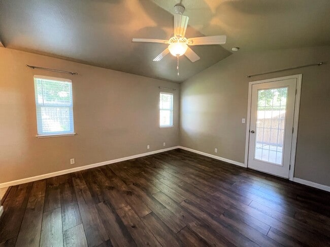Building Photo - 3079 Boulder Dr