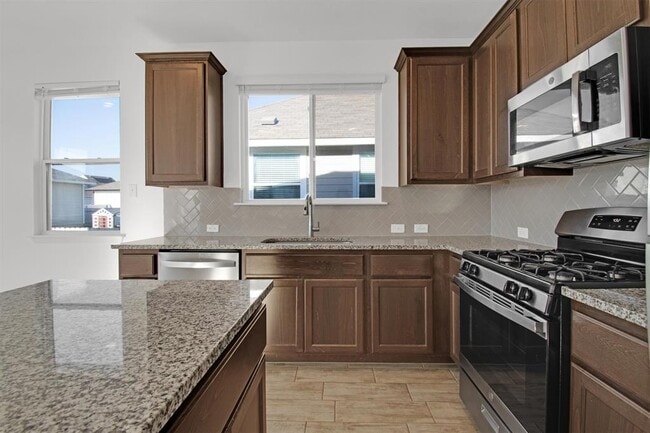 Building Photo - 283 Fabion St