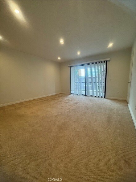 Building Photo - 10201 Mason Ave