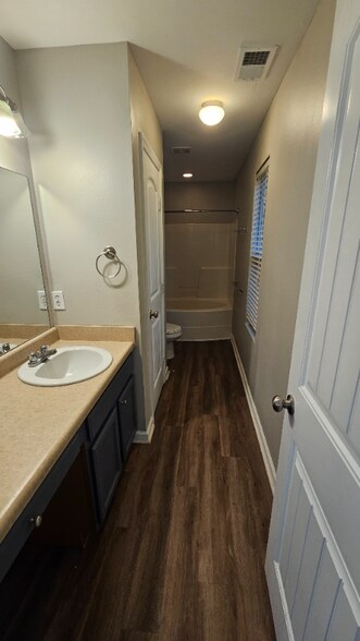 Building Photo - 200 Grantham Cir