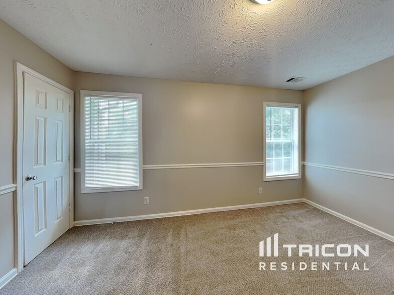 Building Photo - 3362 Kittery Dr SW