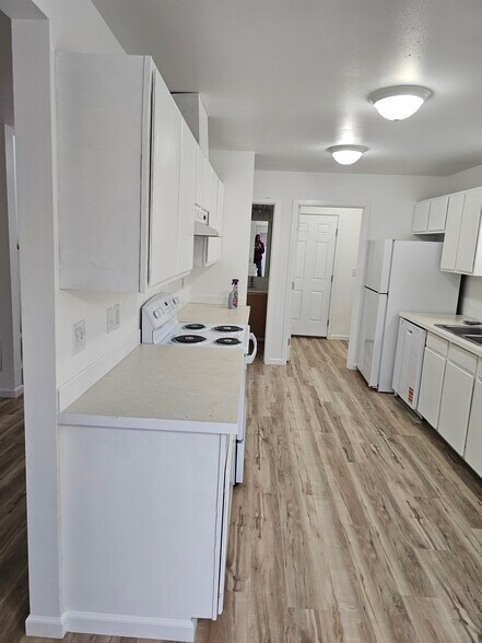 Building Photo - 2413 Conger Ave NW