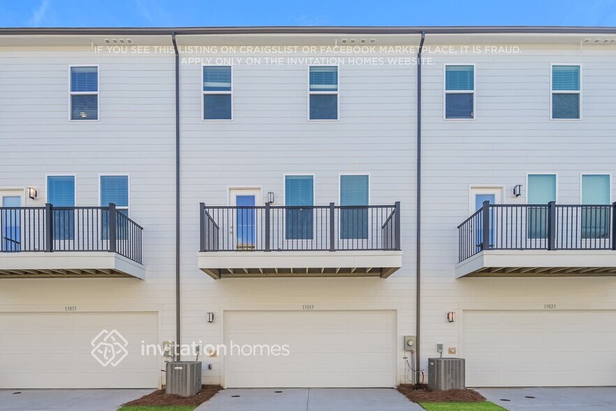Building Photo - 13019 Western Ln