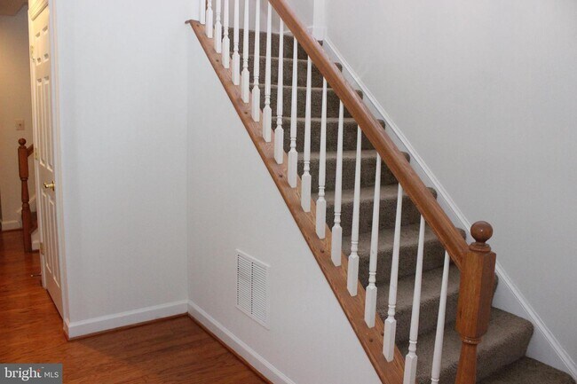 Building Photo - 8289 Glade Bank Dr