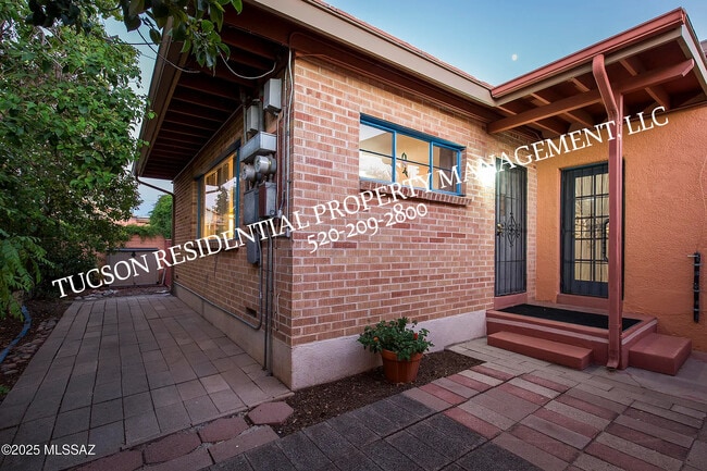 Building Photo - 3275 E Pima St