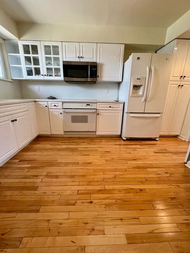 Building Photo - Stunning 4-Bedroom Single Family Home in Wyncote! Available NOW!