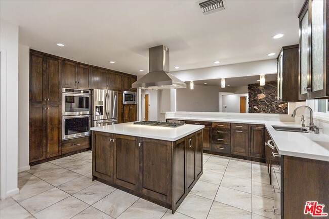 Building Photo - 15451 Longbow Dr