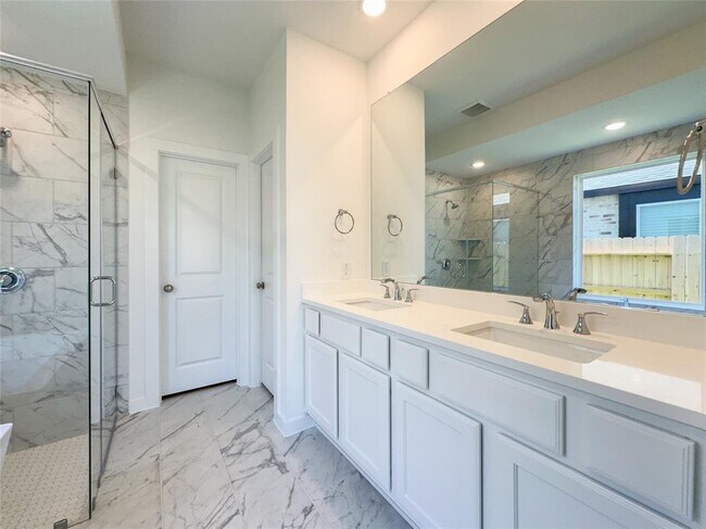 Building Photo - 541 Sand Branch Dr