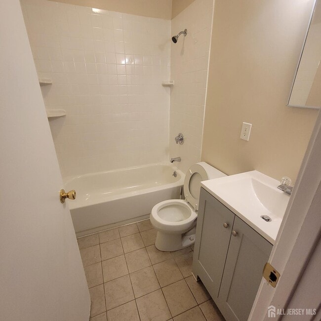 Building Photo - 195 George St