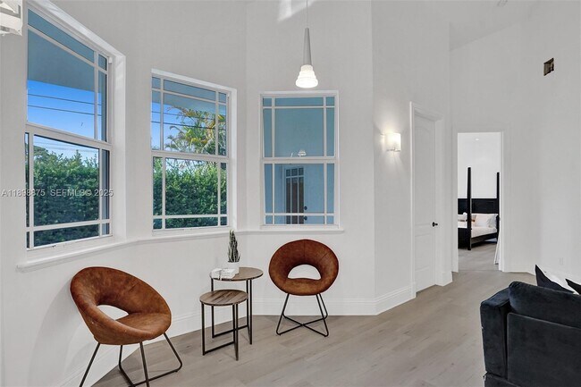 Building Photo - 1207 SW 21st St