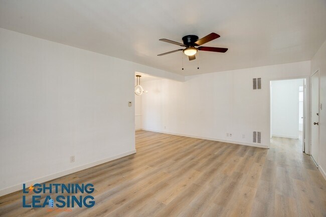 Building Photo - 12310 Chandler Blvd