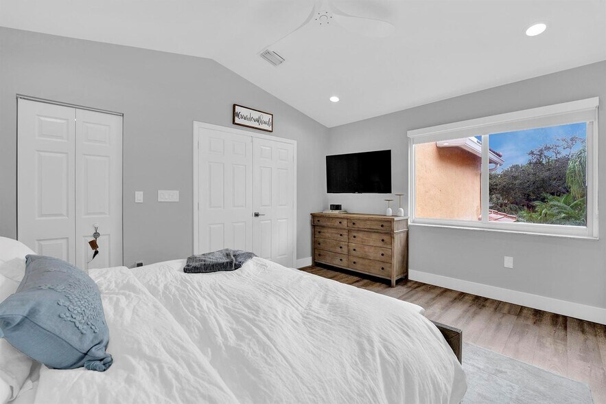 Building Photo - 1546 Yellowheart Way