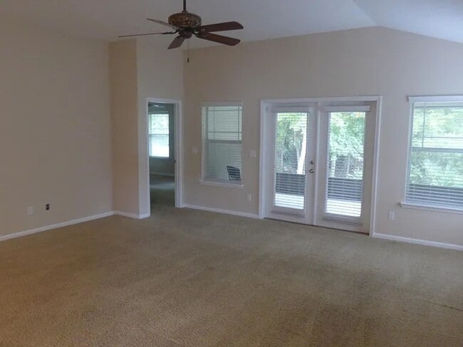 Building Photo - Charming 3BR House in Jacksonville