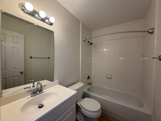 Building Photo - 1530 Heights Blvd