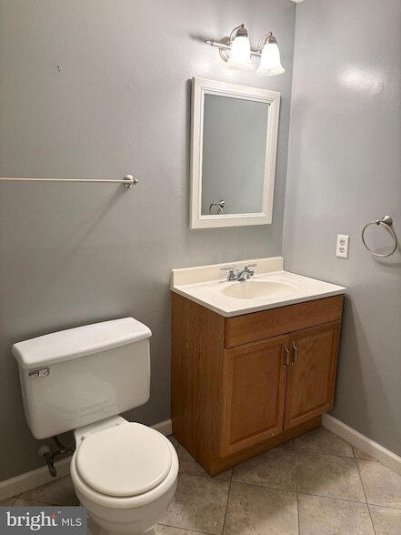 Building Photo - 1436 Point O Woods Ct