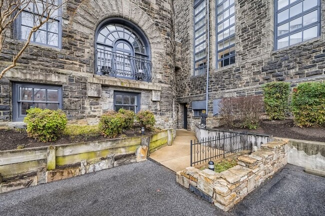 Building Photo - 1714 Park Ave
