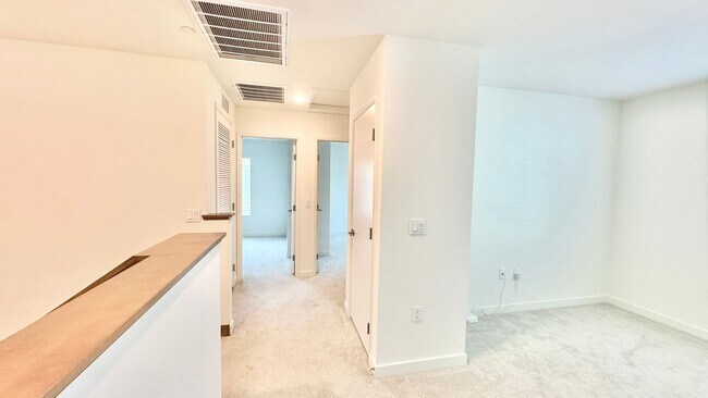 Building Photo - Beautiful, Newer Construction Home in Desi...