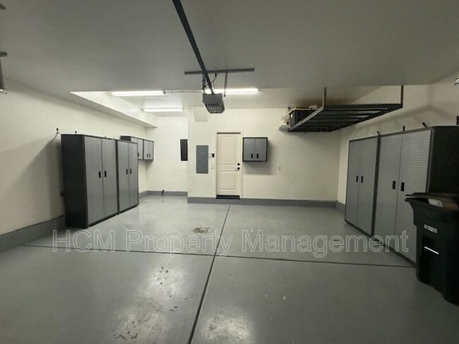 Building Photo - 804 El Paseo