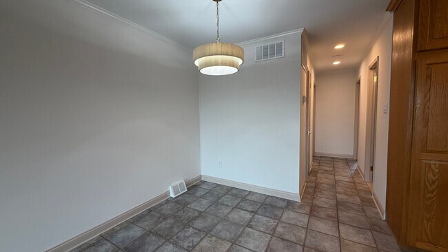 Building Photo - 9168 Ellie Dr