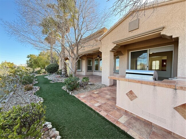 Building Photo - 10284 Sofferto Ave