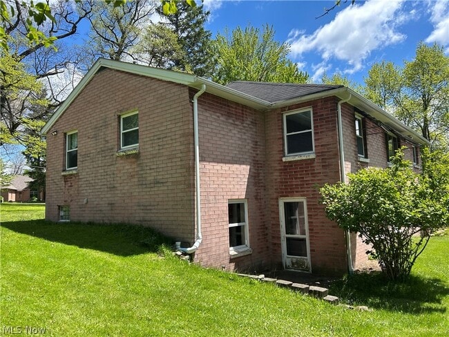 Building Photo - 8404 Avery Rd