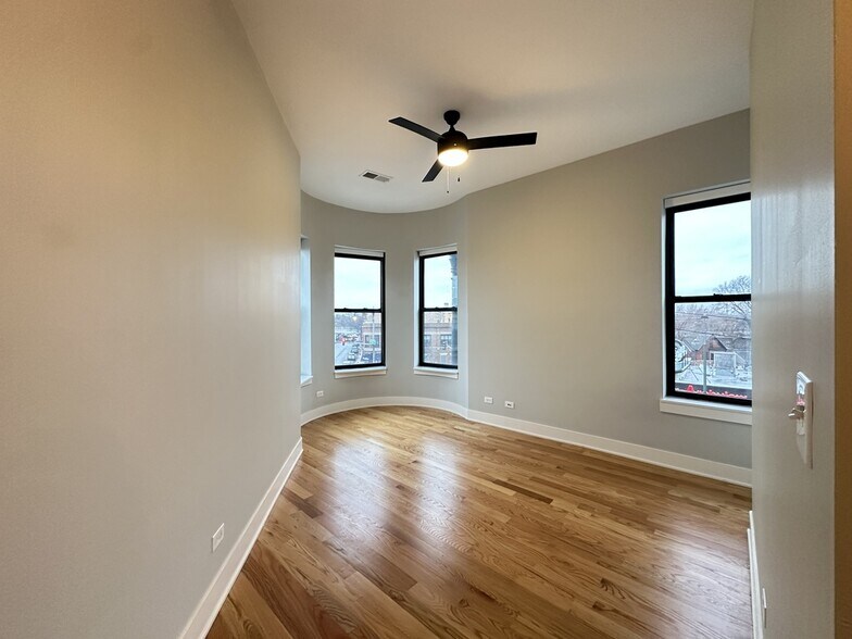 Building Photo - 3477 S Archer Ave