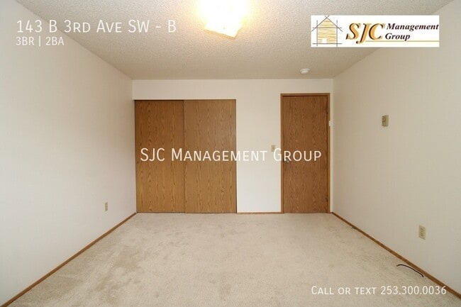 Building Photo - 143 3rd Ave SW